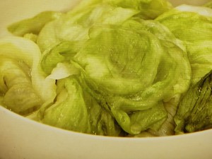 くし切りレタスのレモン漬け